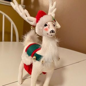 Annalee snowy reindeer